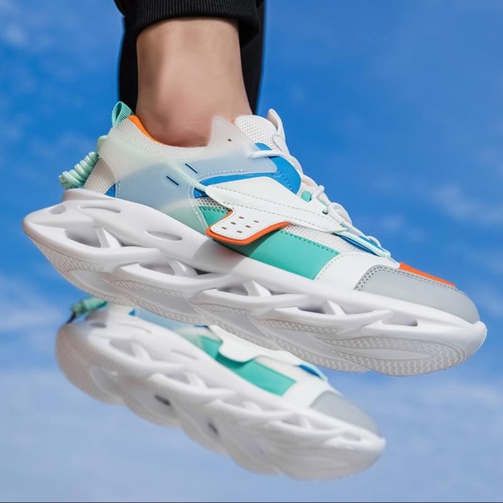 NWOT - BASSO Hidalgo Sneaker - size 9 (men’s)